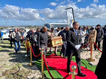 E8B9F552-4452-49BB-B328-93BC8D084809